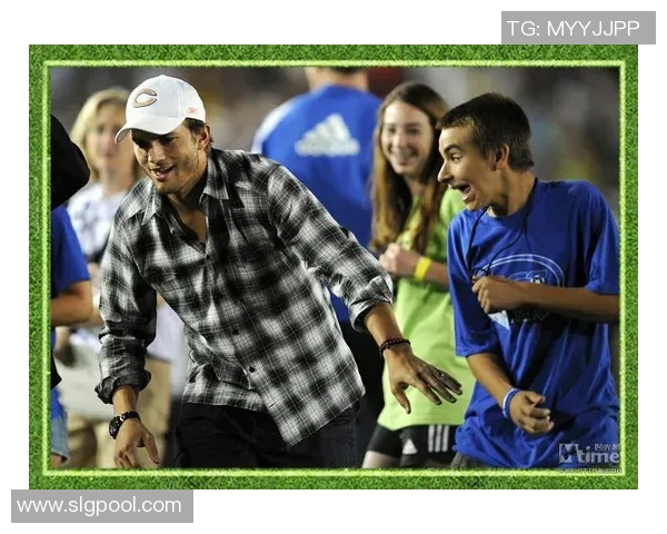 手绘足球明星集合图展现绿茵场上的传奇人物与精彩瞬间