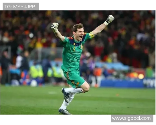 本届足球明星闪耀登场各路传奇球员一一介绍与精彩瞬间回顾