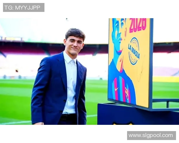 最近备受瞩目的足球明星男孩展现超凡球技与魅力引发热议